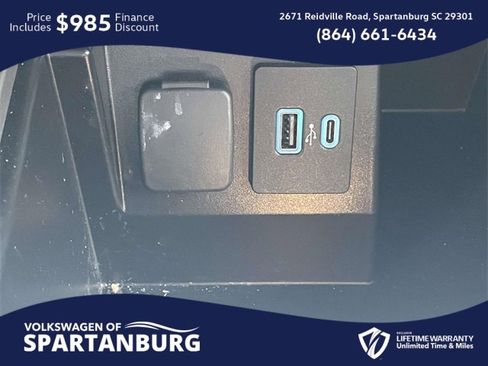 Used 2022 Ford Explorer XLT image 30