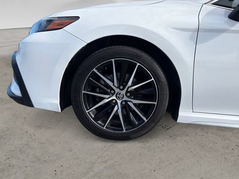 Used 2024 Toyota Camry SE FWD image 9