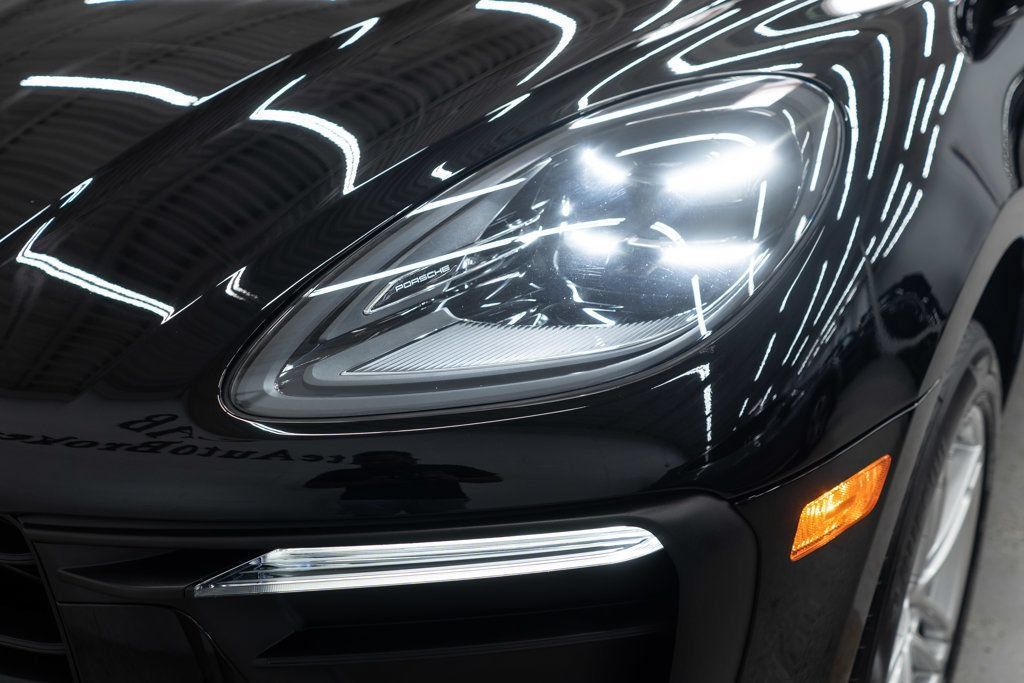 Used 2024 Porsche Macan AWD/4WD image 45
