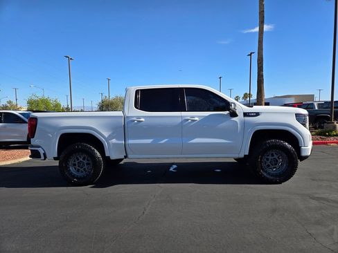 Used 2023 GMC Sierra 1500 AT4 w/ Technology Package AWD/4WD image 7