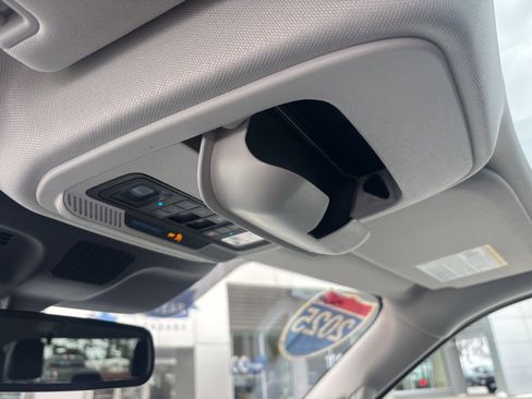 Used 2025 Ford Expedition Active image 23