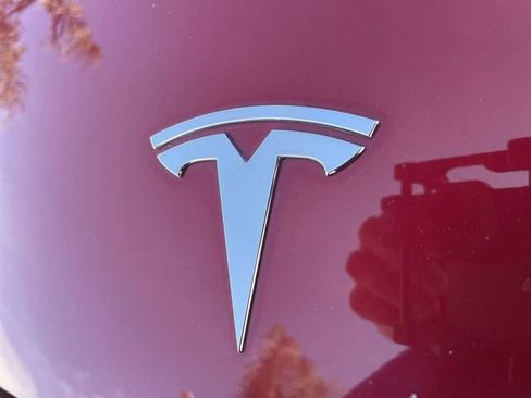 Used 2022 Tesla Model Y Long Range AWD/4WD image 32