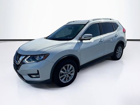 Used 2017 Nissan Rogue SV w/ SV Premium Package AWD/4WD image 3