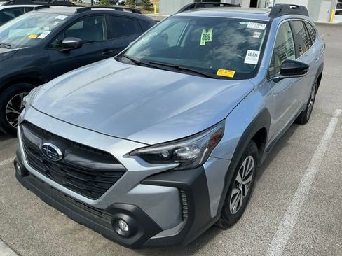 Certified 2025 Subaru Outback Premium image 2