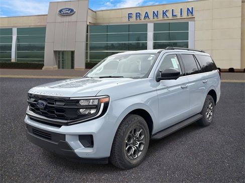 New 2025 Ford Expedition Active image 3