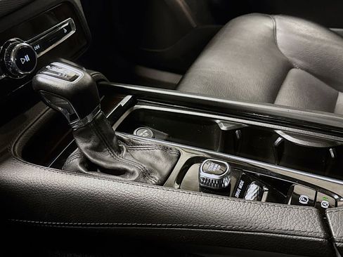 Used 2018 Volvo XC90 T5 Momentum w/ Convenience Package image 20