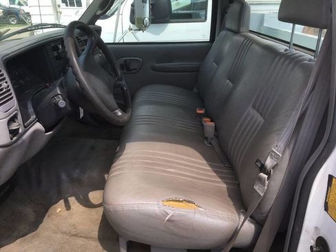 Used 2001 Chevrolet Silverado 3500 2WD Regular Cab HD image 12