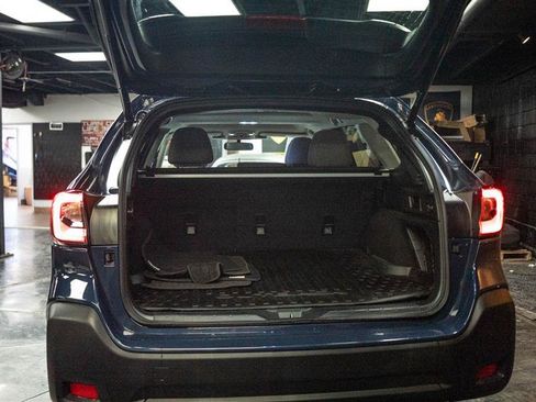 Used 2023 Subaru Outback Premium AWD/4WD image 7