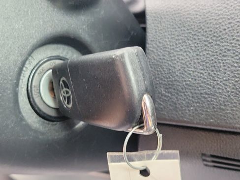 Used 2024 Toyota Corolla LE FWD image 28