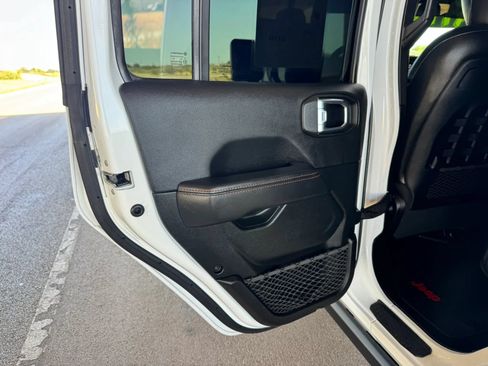 Used 2021 Jeep Gladiator Mojave AWD/4WD image 19