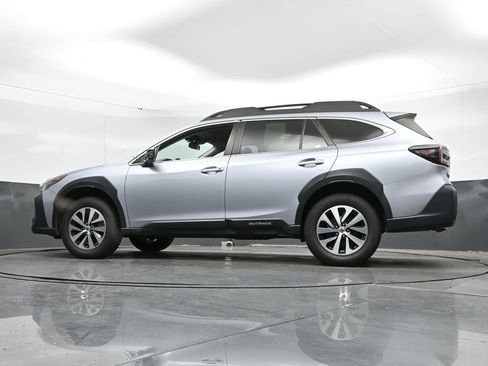 Used 2023 Subaru Outback Premium AWD/4WD image 46