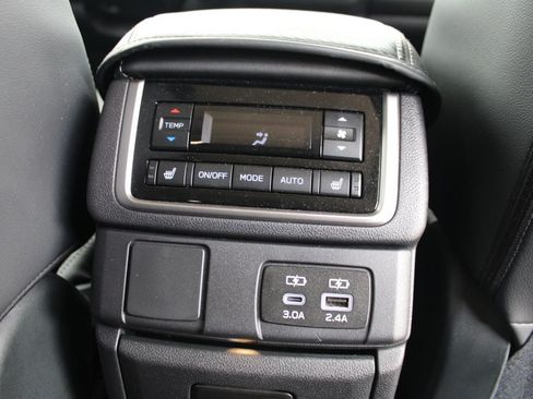 Used 2025 Subaru Ascent Limited AWD/4WD image 20