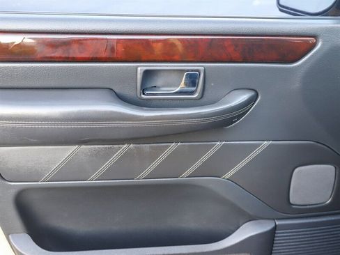 Used 2002 Land Rover Range Rover HSE image 29