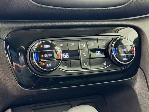 Used 2022 Buick Encore GX Select AWD/4WD image 26