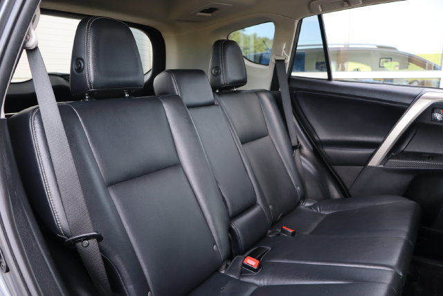 Used 2014 Toyota RAV4 Limited w/ Technology Package AWD/4WD image 34