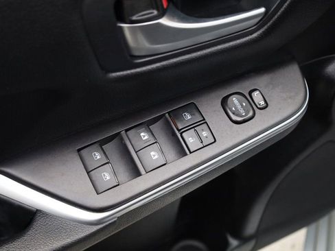 Used 2017 Toyota Camry LE image 32