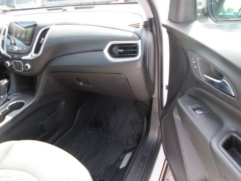 Certified 2018 Chevrolet Equinox LT w/ Redline Edition AWD/4WD image 19