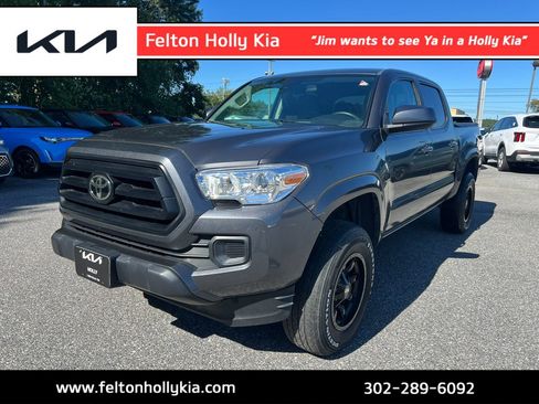 Used 2022 Toyota Tacoma SR image 1
