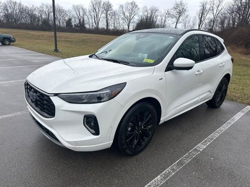 Used 2023 Ford Escape ST-Line Elite w/ Premium Technology Package AWD/4WD image 5