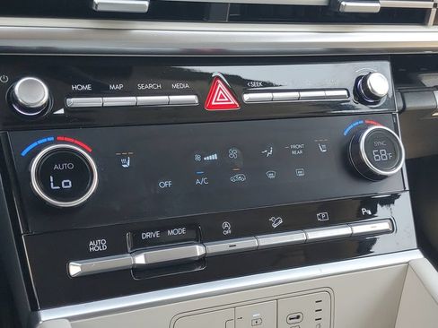 Used 2025 Hyundai Santa Fe SEL FWD image 25