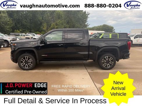 Used 2025 GMC Sierra 1500 AT4 w/ AT4 Premium Package AWD/4WD image 1