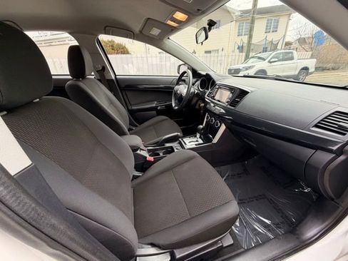 Used 2017 Mitsubishi Lancer ES image 30