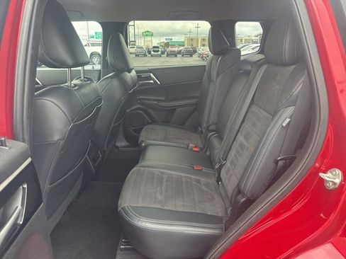 Used 2024 Mitsubishi Outlander FWD image 22