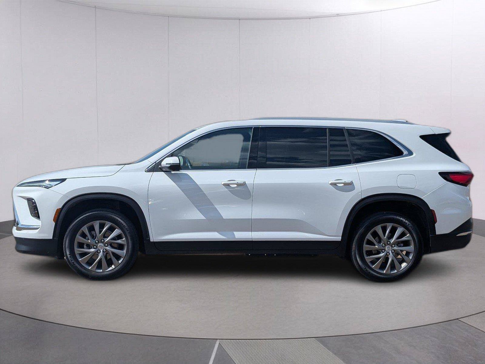 Used 2026 Buick Enclave Preferred FWD image 2