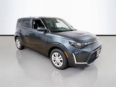 New 2025 Kia Soul LX