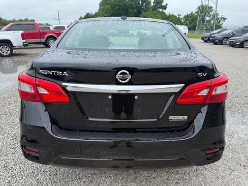 Used 2019 Nissan Sentra SV w/ Special Edition Package FWD image 4