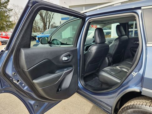Used 2019 Jeep Cherokee Limited AWD/4WD image 39
