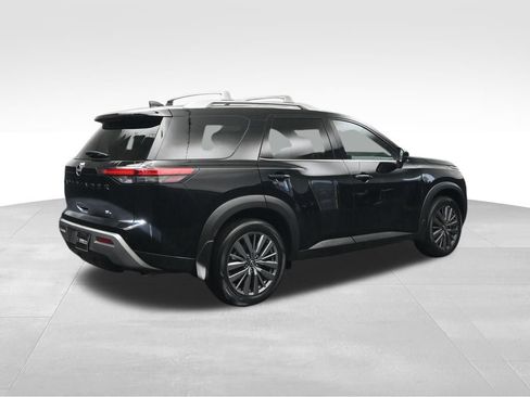 Used 2024 Nissan Pathfinder SL w/ SL Premium Package FWD image 5