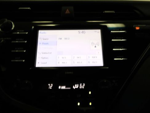 Used 2020 Toyota Camry LE FWD image 4