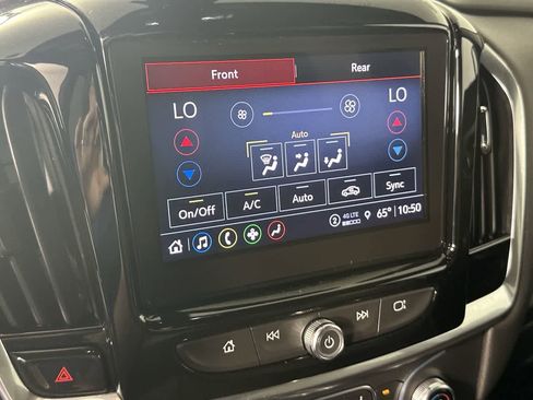 Used 2022 Chevrolet Traverse LT AWD/4WD image 18