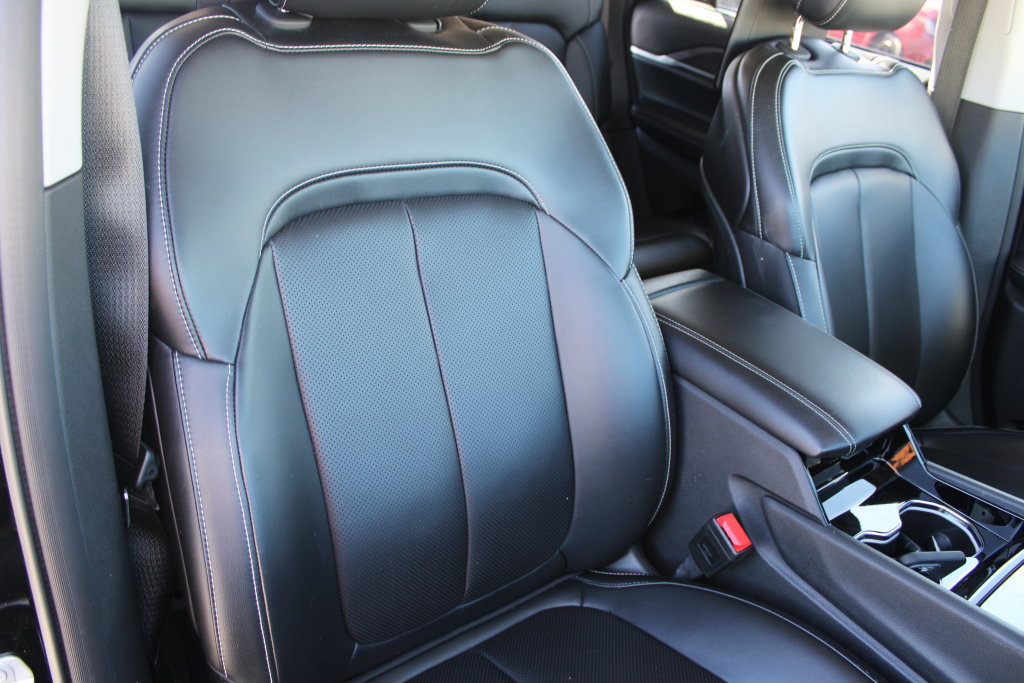 Used 2023 Jeep Grand Cherokee Limited w/ Luxury Tech Group II RWD image 15