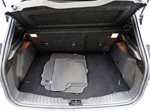 Used 2017 Ford Focus ST FWD image 13