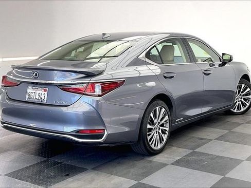 Used 2019 Lexus ES 300h w/ Premium Package FWD image 11