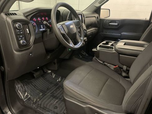 Used 2020 Chevrolet Silverado 1500 Custom w/ Custom Value Package AWD/4WD image 4
