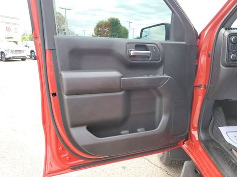 Used 2022 Chevrolet Silverado 1500 Custom Trail Boss w/ Safety Confidence Package AWD/4WD image 19