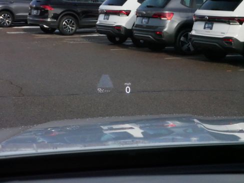 Used 2024 Volkswagen Atlas Peak Edition SEL image 34