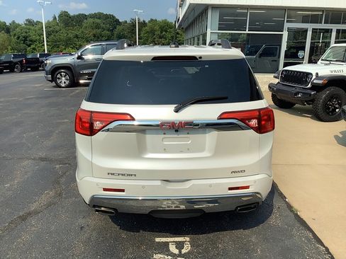 Used 2018 GMC Acadia Denali w/ Technology Package AWD/4WD image 4