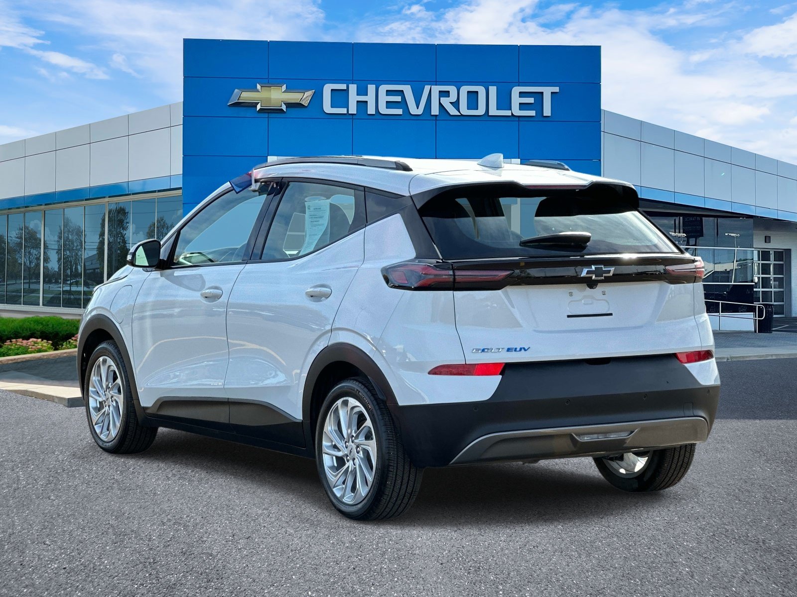 Certified 2023 Chevrolet Bolt EUV LT w/ Driver Confidence Package FWD image 4