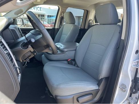 Used 2018 RAM 1500 Express RWD image 38