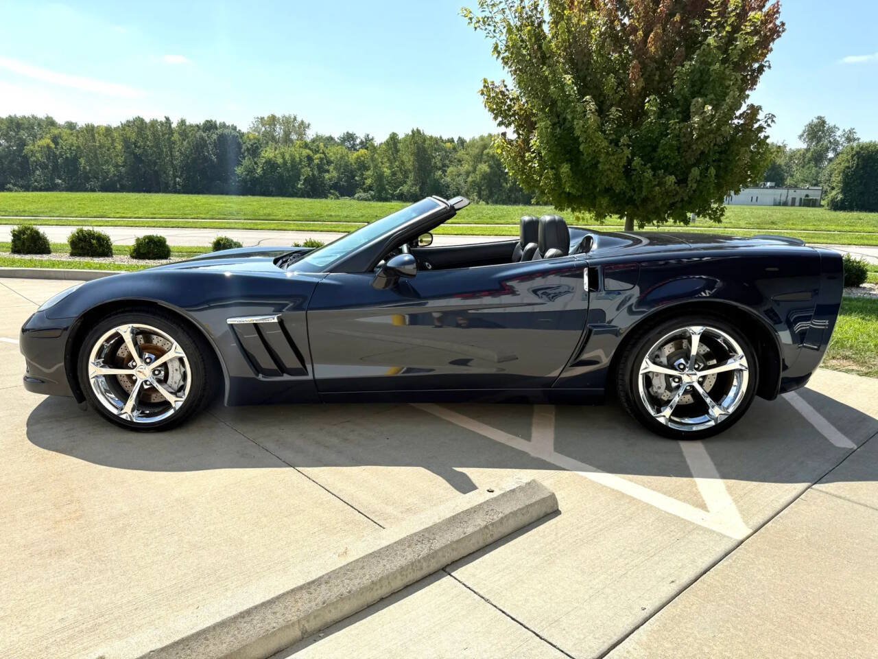 Used 2013 Chevrolet Corvette Grand Sport w/ 3LT Preferred Equipment Group RWD image 5