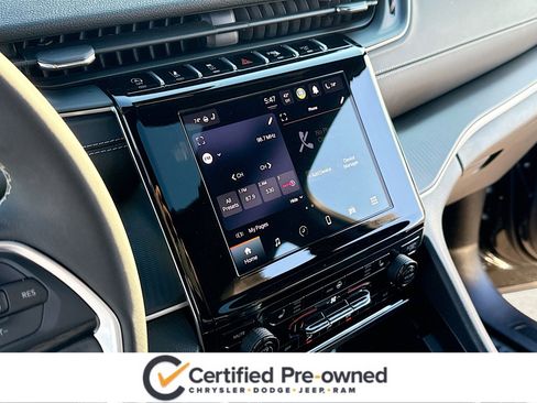 Used 2024 Jeep Grand Cherokee L Altitude image 10