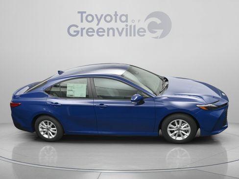 Used 2025 Toyota Camry LE w/ Convenience Package FWD image 15