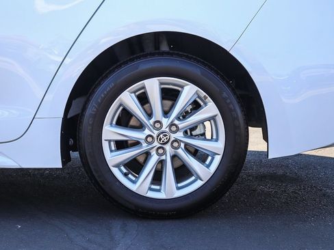 Used 2025 Toyota Corolla LE w/ LE Premium Package FWD image 13