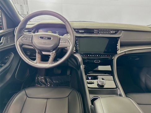 New 2026 Jeep Grand Cherokee Limited w/ Limited Altitude Package AWD/4WD image 2