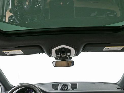 Certified 2026 Porsche Macan image 20