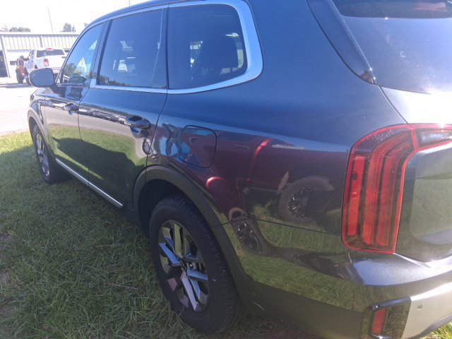 Used 2024 Kia Telluride LX FWD image 9